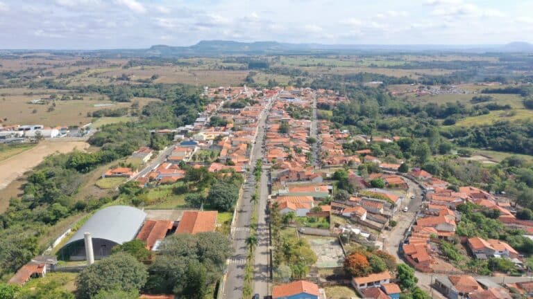 Uma imagem que ilustra a cidade de Porangaba, uma cidade que utilizada DDD 15.
