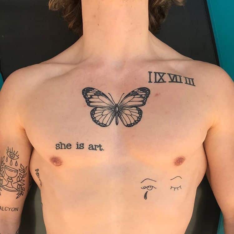 Uma imagem que ilustra uma tatuagem de borboleta masculina.